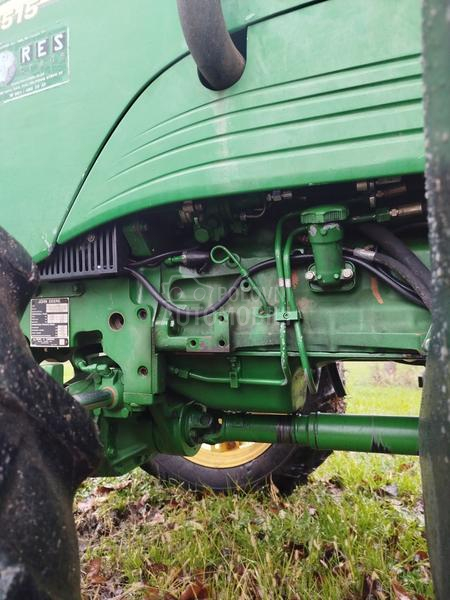 John Deere 5515