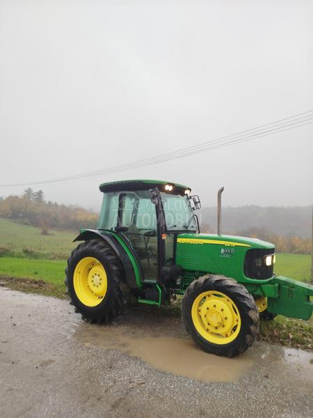 John Deere 5515