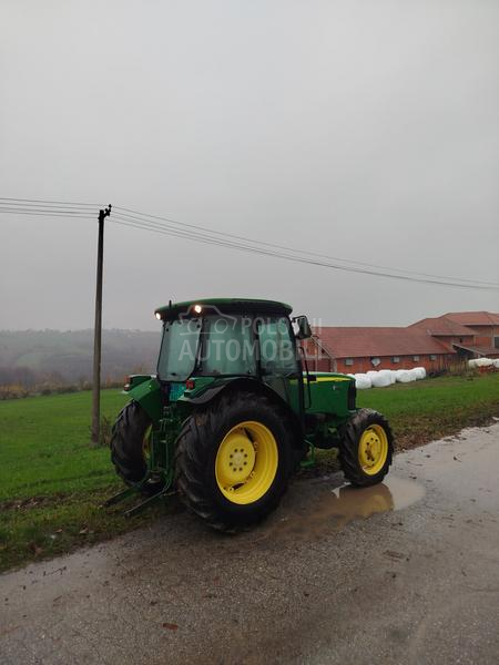 John Deere 5515