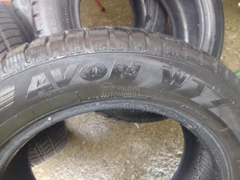 Avon 185/60 R15 Zimska