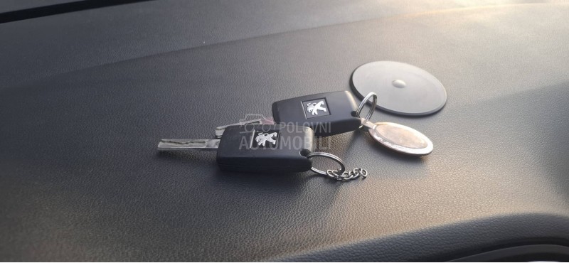 Peugeot 5008 1.6.HDi restajling