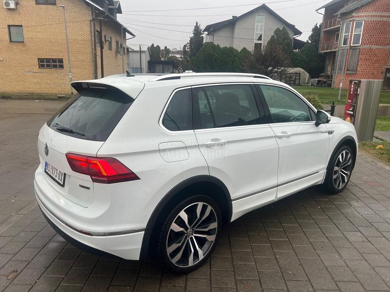 Volkswagen Tiguan 2.0 R-LINE VIRT PANO