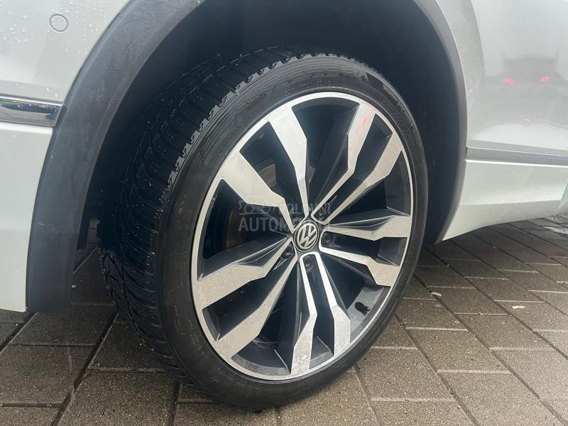 Volkswagen Tiguan 2.0 R-LINE VIRT PANO