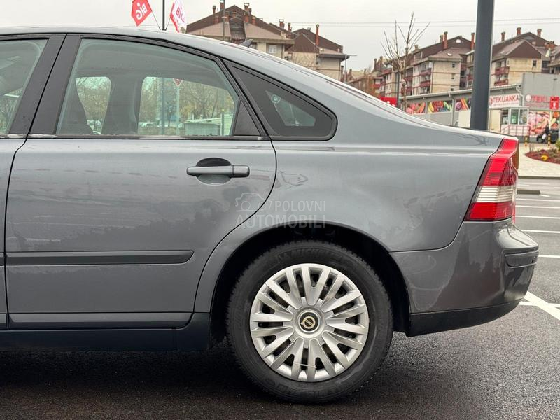 Volvo S40 