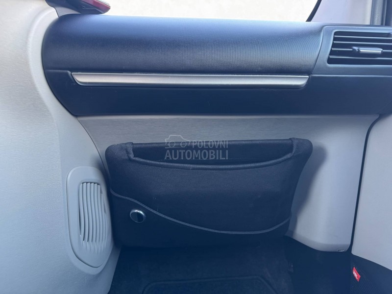 Toyota iQ 1.33i Matik JBL