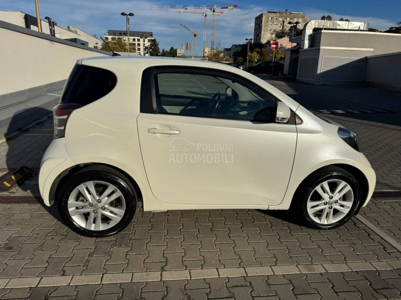 Toyota iQ 1.33i Matik JBL