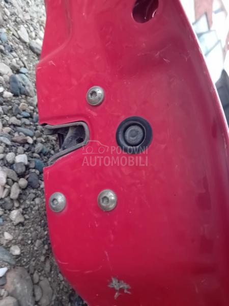 Prednja desna brava vrata