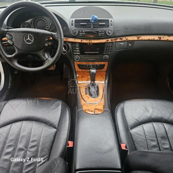 Mercedes Benz E 220 ELEGANCE