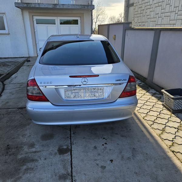 Mercedes Benz E 220 ELEGANCE