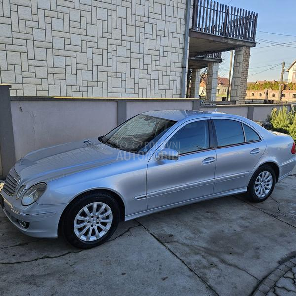 Mercedes Benz E 220 ELEGANCE