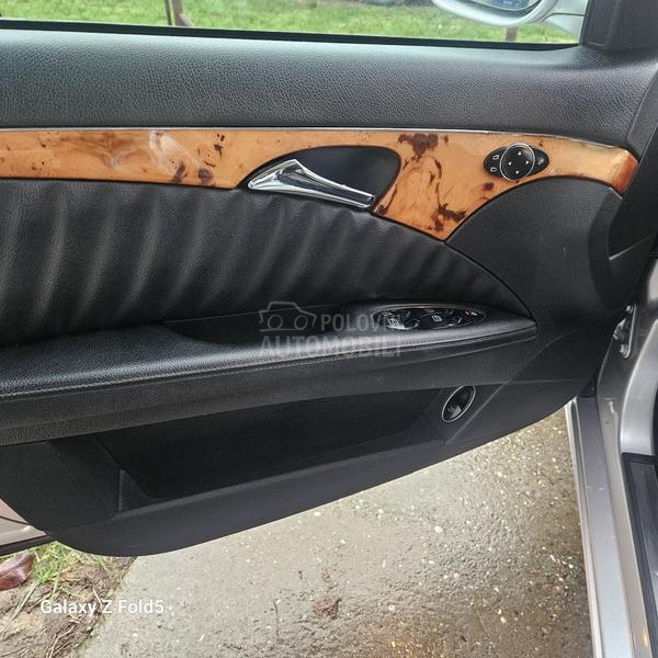 Mercedes Benz E 220 ELEGANCE