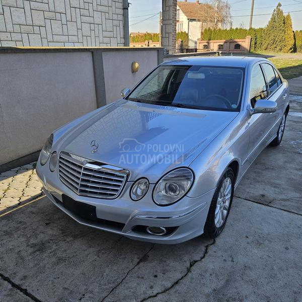 Mercedes Benz E 220 ELEGANCE
