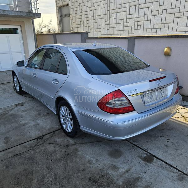 Mercedes Benz E 220 ELEGANCE