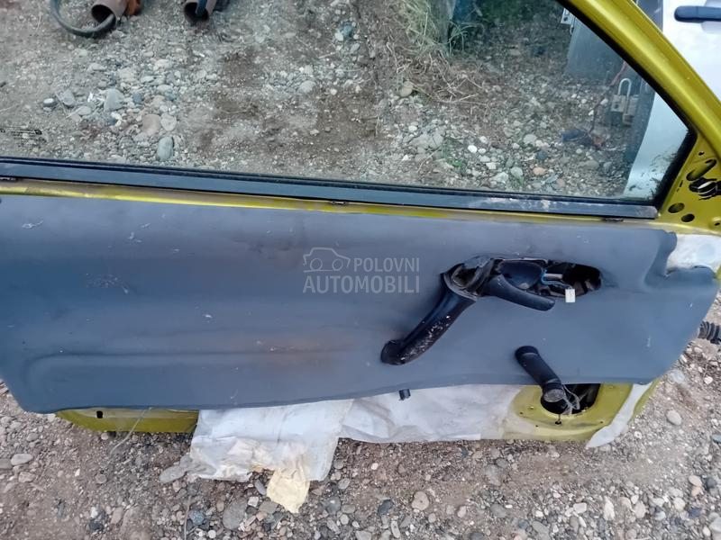 Prednji levi podizac stakla