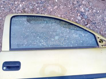 Prednje desno staklo za Opel Corsa B