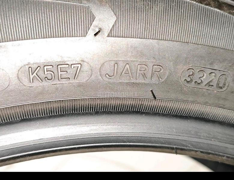 Goodyear 235/55 R19 Zimska
