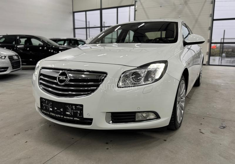 Opel Insignia 2.0 CDTI COSMO CH