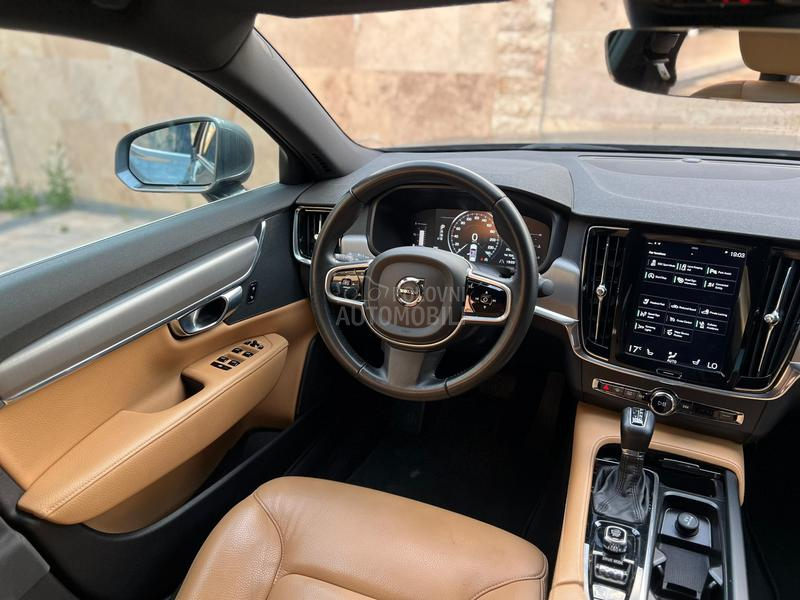 Volvo S90 D4