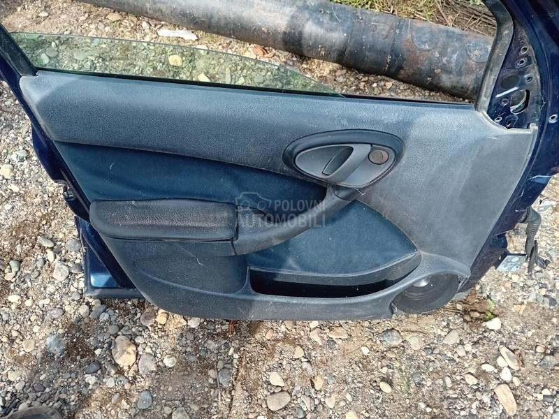 Prednji levi podizac motorce