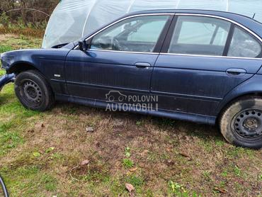 BMW 520 2002. god. -  kompletan auto u delovima