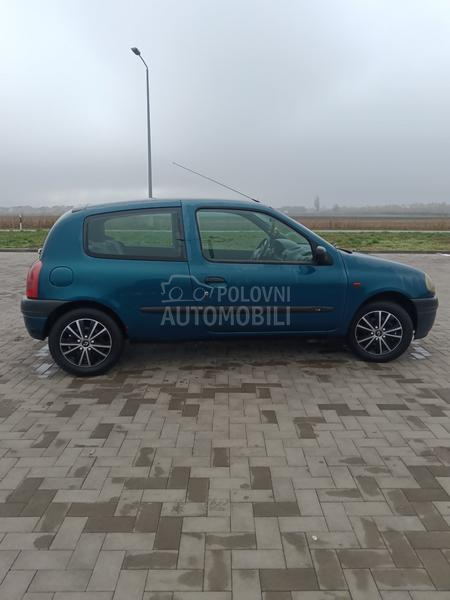 Renault Clio 2 1.2 8v RT