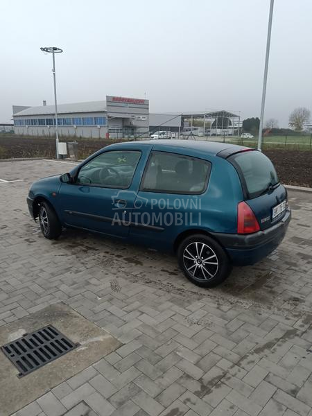 Renault Clio 2 1.2 8v RT
