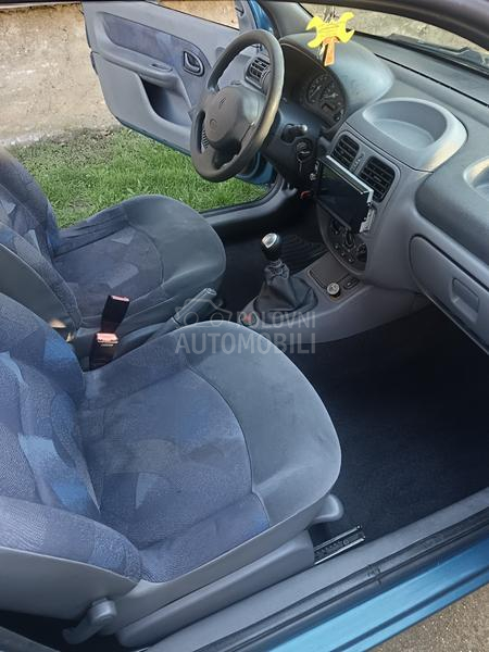 Renault Clio 2 1.2 8v RT
