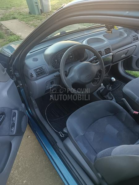 Renault Clio 2 1.2 8v RT