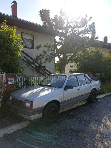 Opel Ascona 
