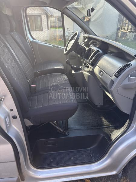Renault Trafic 2.5