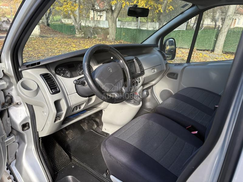 Renault Trafic 2.5