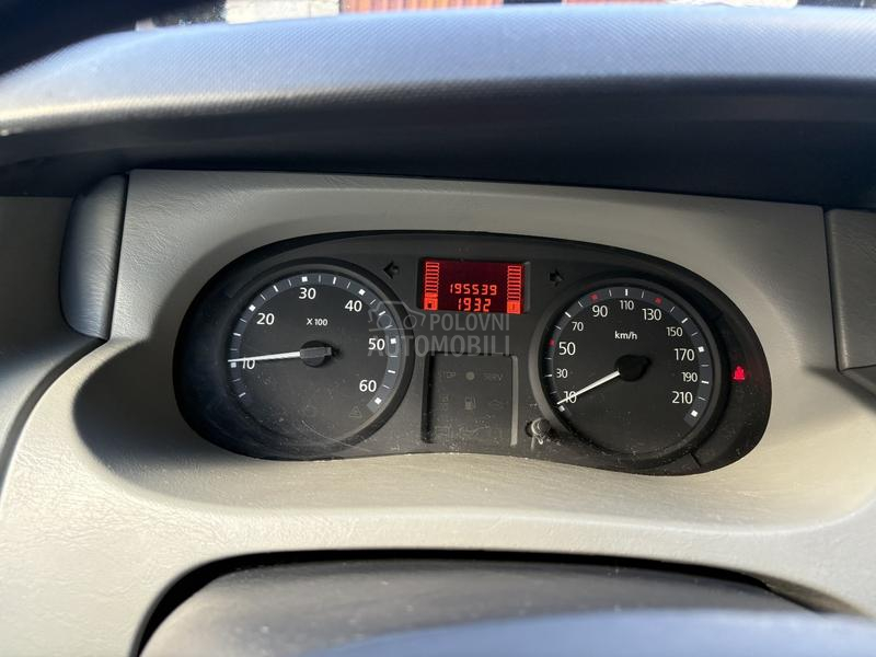 Renault Trafic 2.5