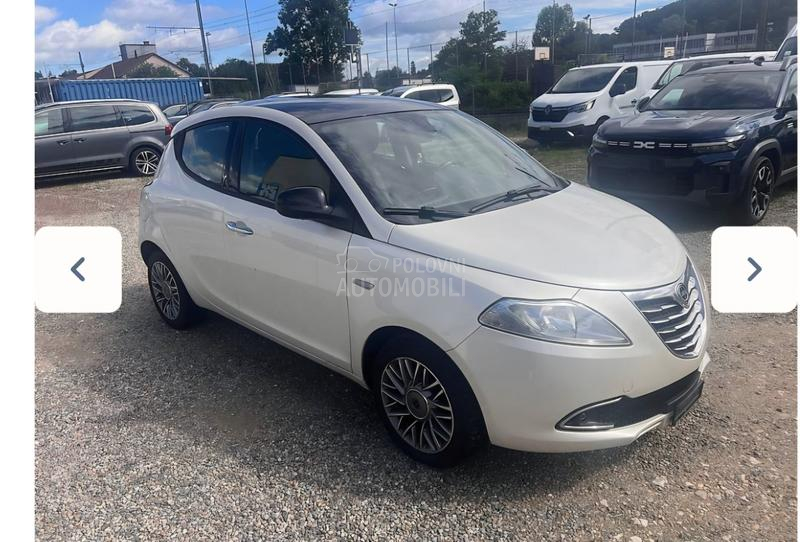 Lancia Ypsilon 1.2 8v Gold