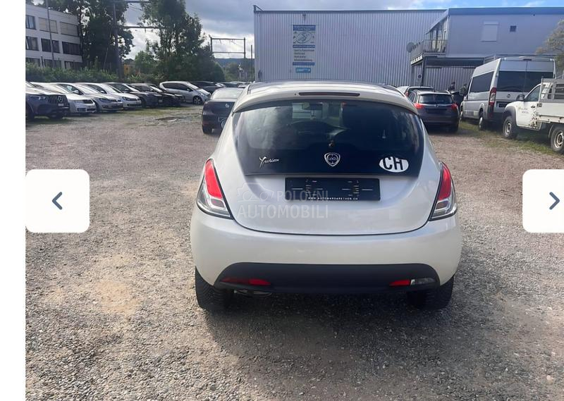 Lancia Ypsilon 1.2 8v Gold