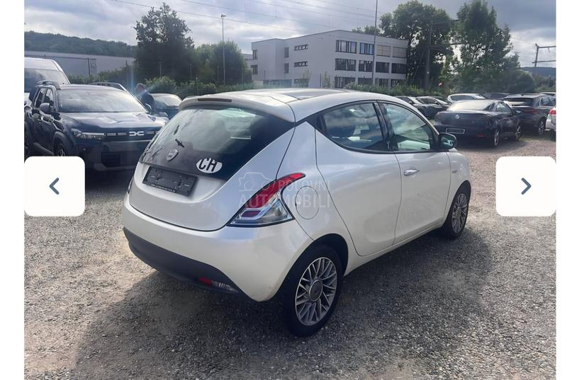 Lancia Ypsilon 1.2 8v Gold