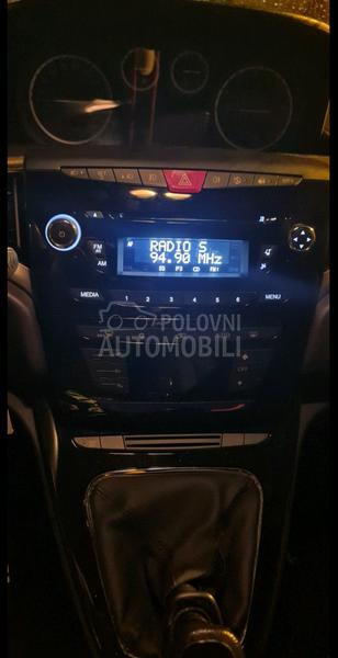 Lancia Ypsilon 1.2 8v Gold