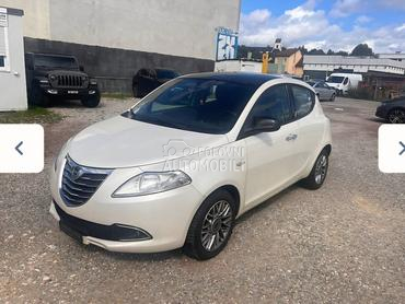 Lancia Ypsilon 1.2 8v Gold