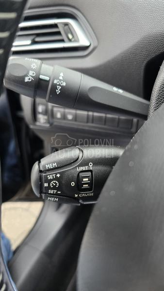Peugeot 308 1.6 eHDI PANOR