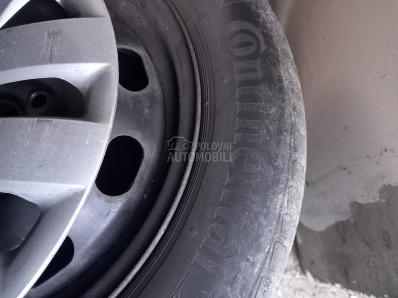 Continental 185/60 R15 Zimska