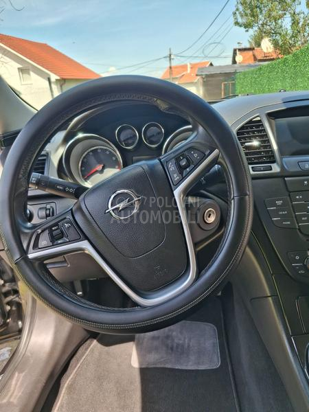Opel Insignia 1.8