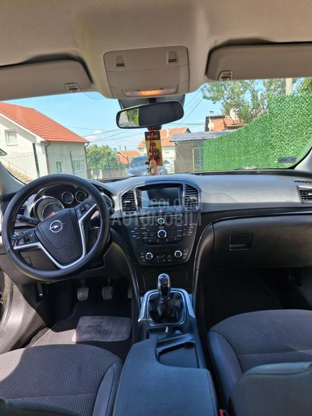 Opel Insignia 1.8