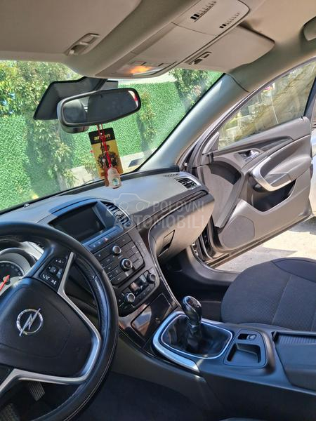 Opel Insignia 1.8