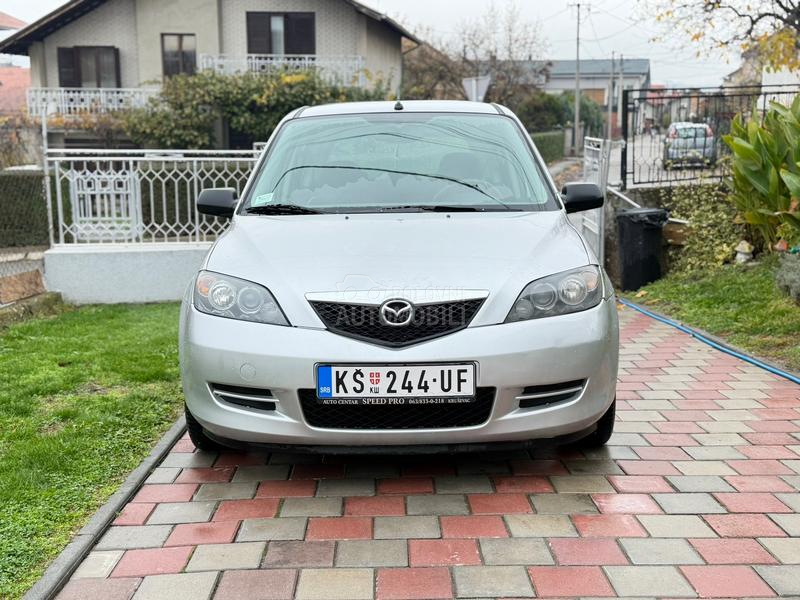 Mazda 2 