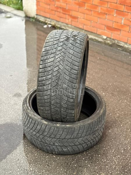 Vredestein 235/35 R19 Zimska