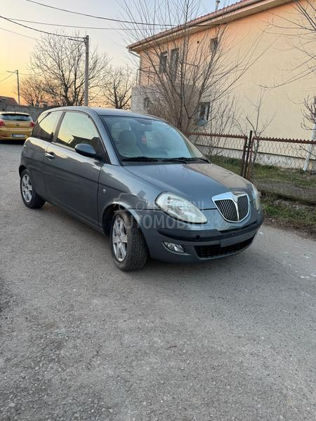 Lancia Ypsilon 