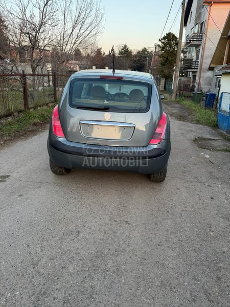 Lancia Ypsilon 
