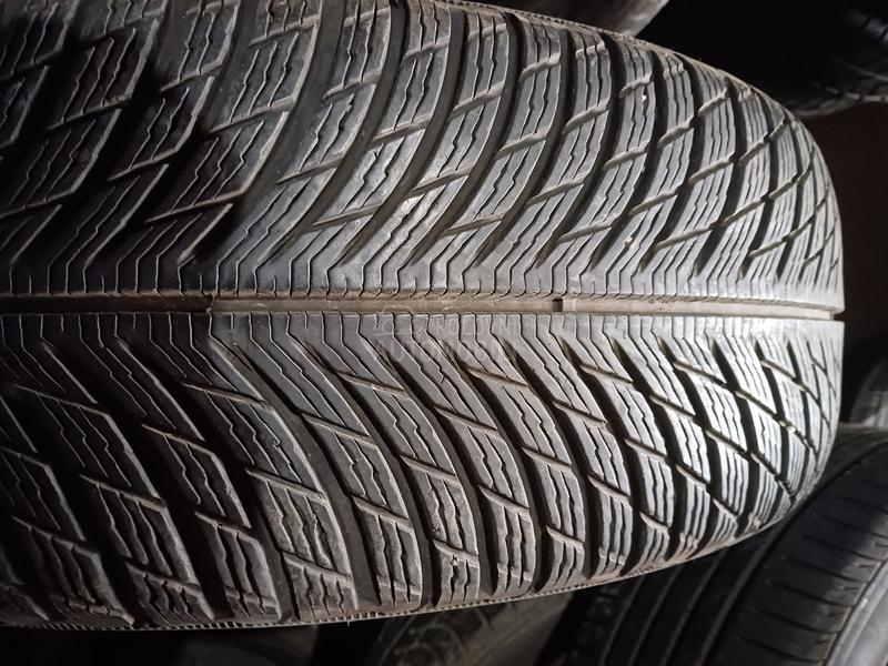 Michelin 235/60 R17 Zimska