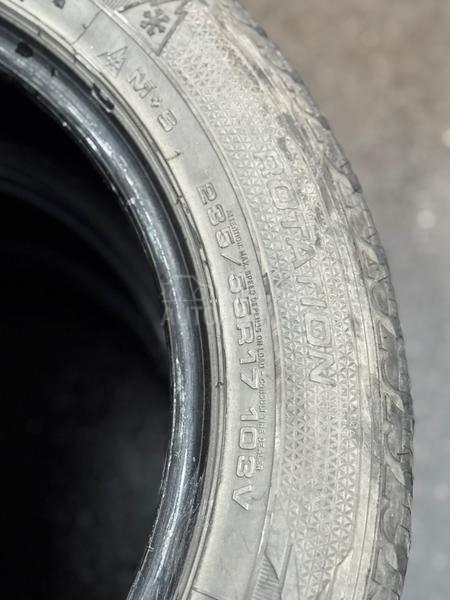 Goodyear 235/55 R17 Zimska