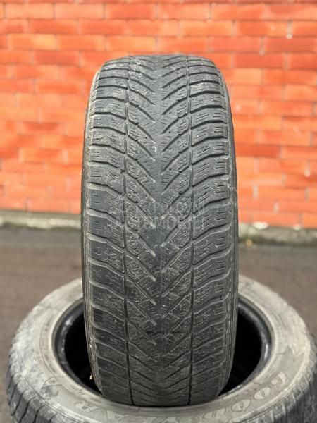 Goodyear 235/55 R17 Zimska