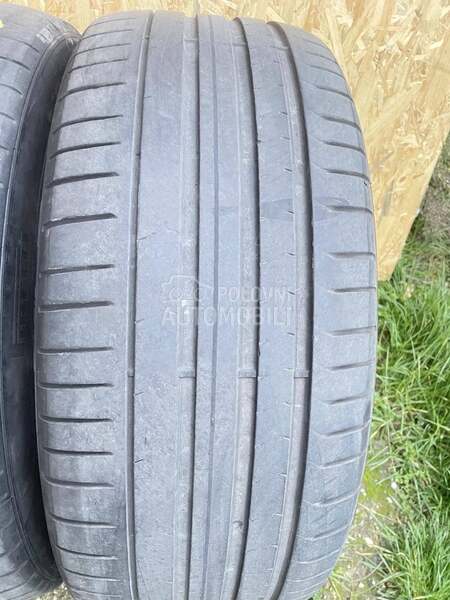 Pirelli 255/40 R21 Letnja